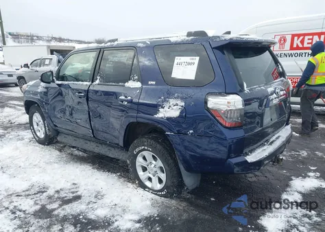 2019 Toyota 4Runner Sr5 Premium z USA, uszkodzony, nr VIN JTEBU5JR8K5610852